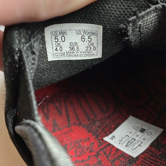 Vans x Marvel Classic Slip-On Black Widow Sneakers - Picture 7 of 8